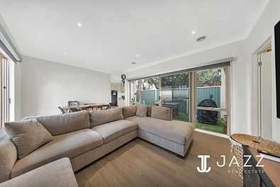 21/7 Mickleton Grove, Point Cook, VIC 3030, 3 slaapkamers, 2 badkamers, House