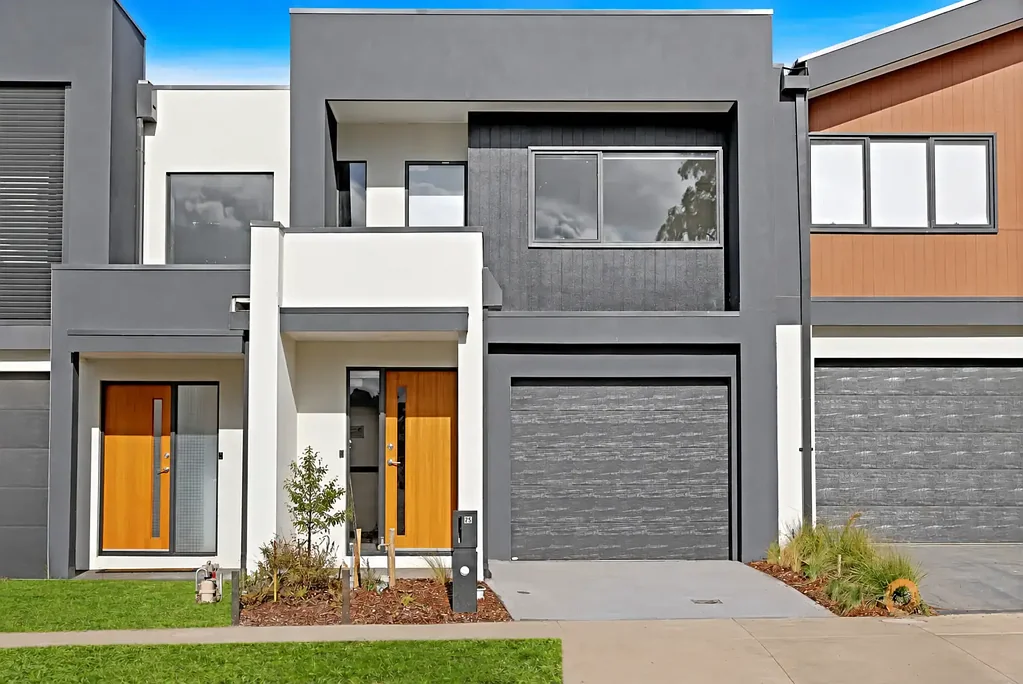 Modern & Stylish Townhouse in a Convenient Mickleham Location