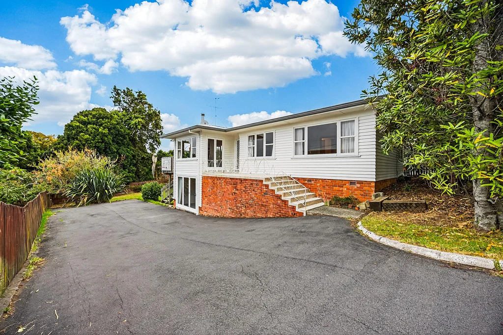 49 Tiroroa Avenue, Te Atatu South, Waitakere City, Auckland