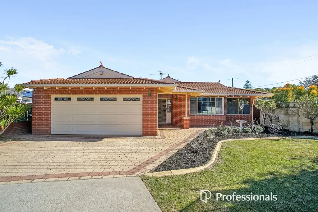 Morley 3房  FAMILY LIVING WITH A POOLSIDE LIFESTYLE