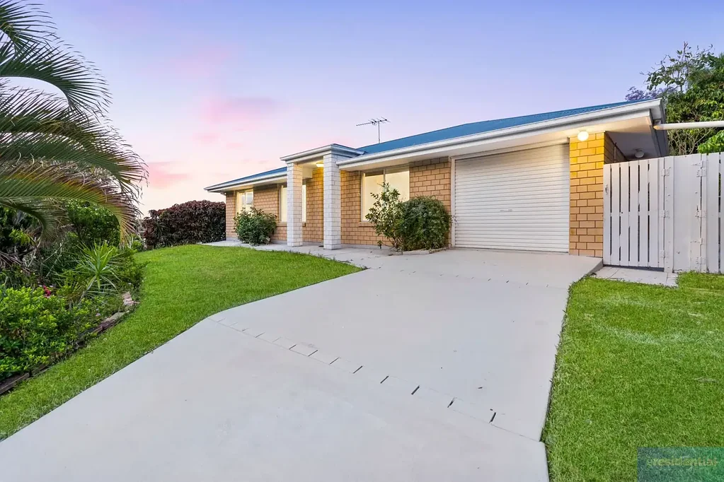 10 Lindau Street, Edens Landing, QLD 4207