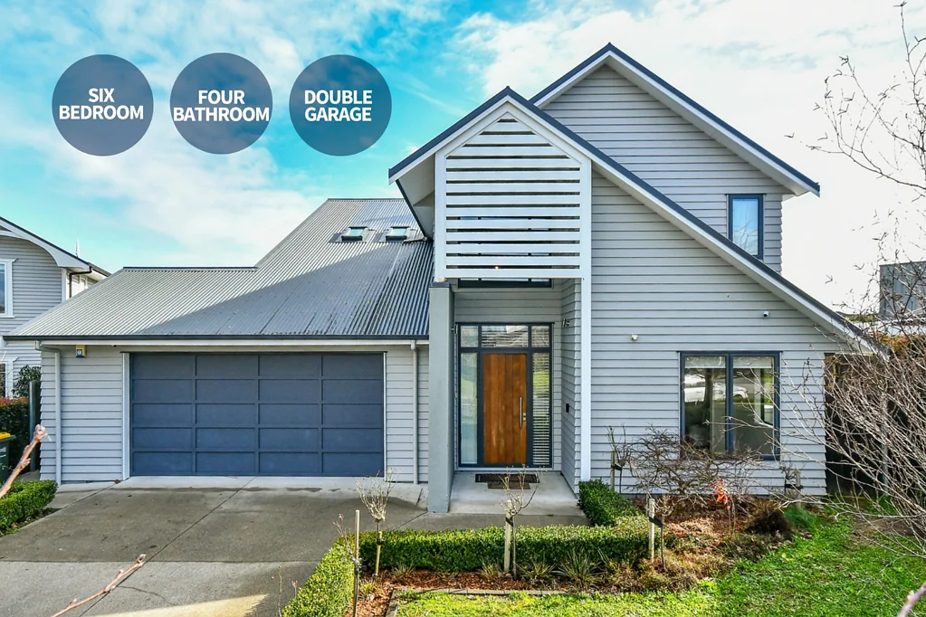 Prime 6-Bedroom Karaka Lakeside Home