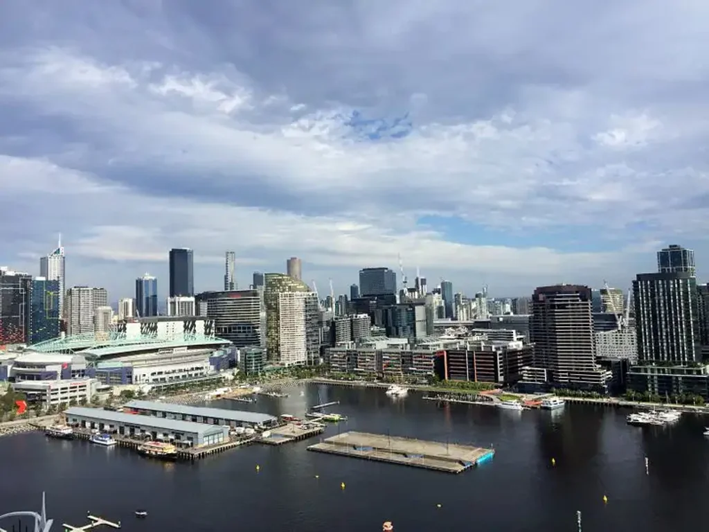 Fully Furnished-Beautiful 2 bedrooms 1 bathrooms 1 car space in Marina Tower
Photos has not been updated yet