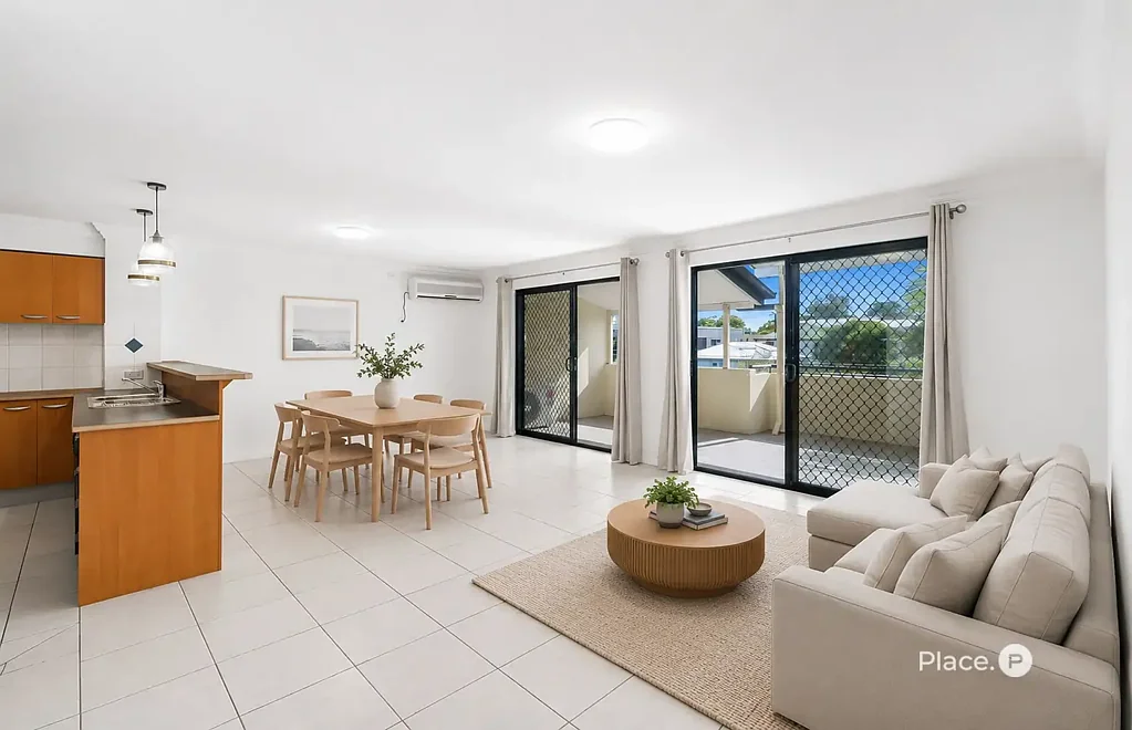 Bulimba 2房 宽敞140平米空间 北向高层景观 巨大私人阳台 现代厨房设计 主卧带套间 便利Bulimba位置 咖啡馆餐厅近邻 Oversized Apartment Living in the Heart of Bulimba