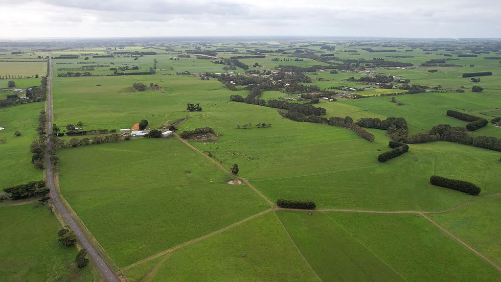 Cudgee  Productive outpaddock with outstanding homesites