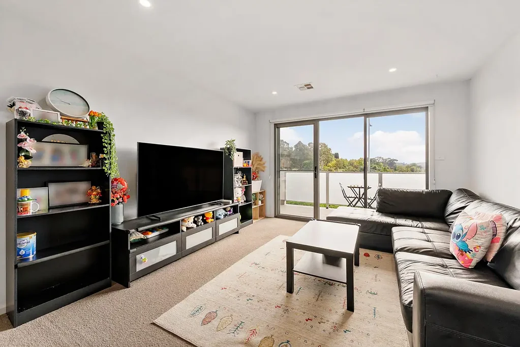 Lawson 2Zimmer Spacious, Sunlit & Ready to Enjoy!