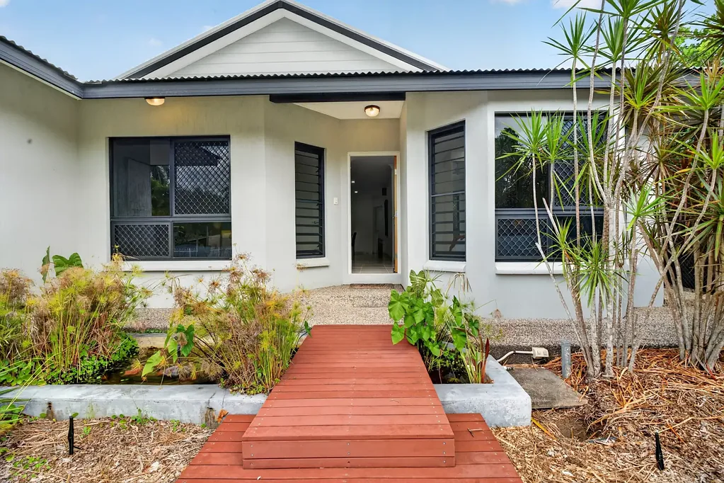 Woodroffe 3房  Spacious Family Home with Pool, Entertaining Area & Dual Access