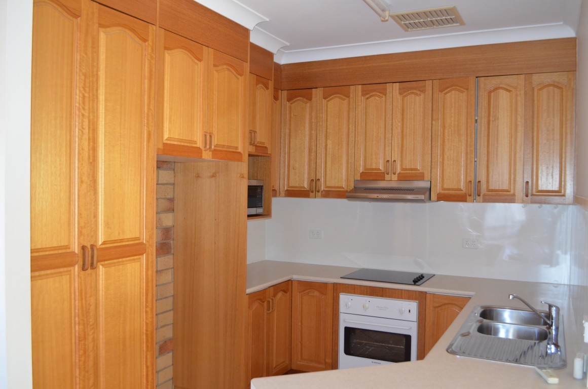 UNIT 1 16 WHITE ST, EMERALD QLD 4720, 0部屋, 0バスルーム, House