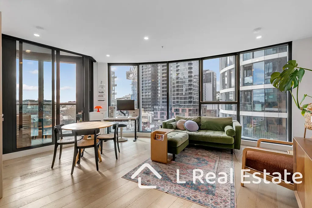 West Melbourne 2침실 Executive West Melbourne Apartment with Heated Pool, Gym & Secure Parking