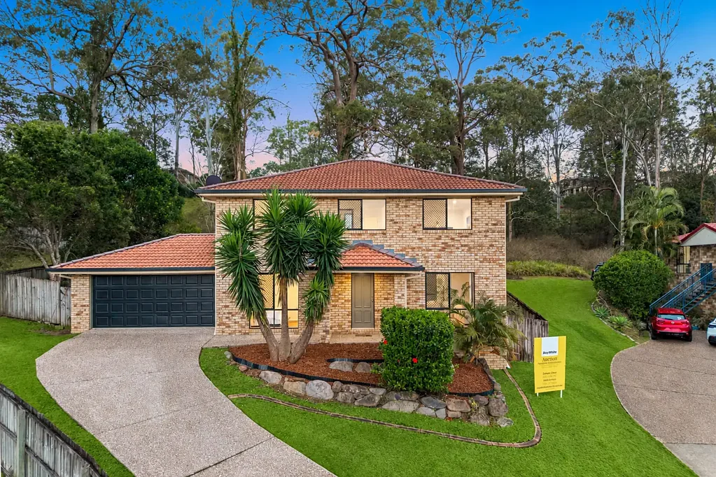 Underwood 4Kwarto Rare Elevated Family Living with Stunning Views and a Peaceful Natural Setting