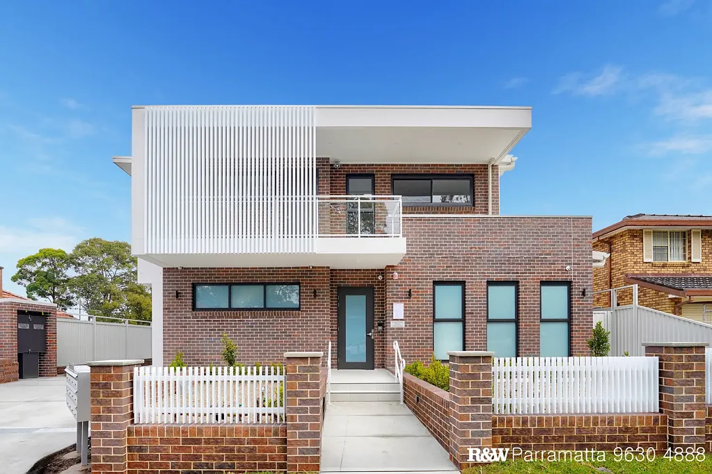 Brand New Boarding house with  self contained Studios
