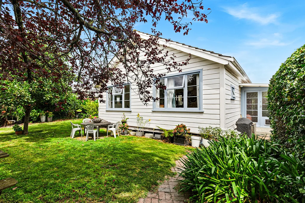 Havelock North 2 Slaapkamer Seriously for Sale - Unlock the Potential