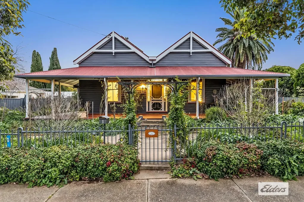 Corowa 4房  Classic Charm, Contempory Comfort and Exceptional Outdoor Living