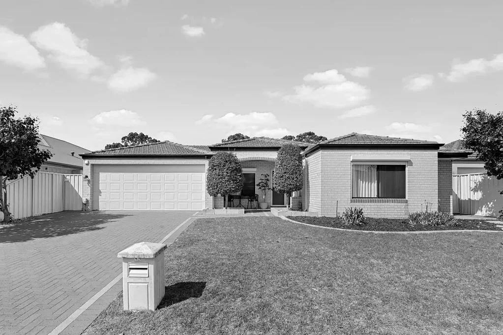 Lakelands 4침실 Under Offer by HARCOURTS Mandurah - Rachael Shaw