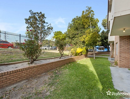1/171 Hubert Street, East Victoria Park, South East Perth, 2 Bedrooms, 1 Bathrooms, Apartment