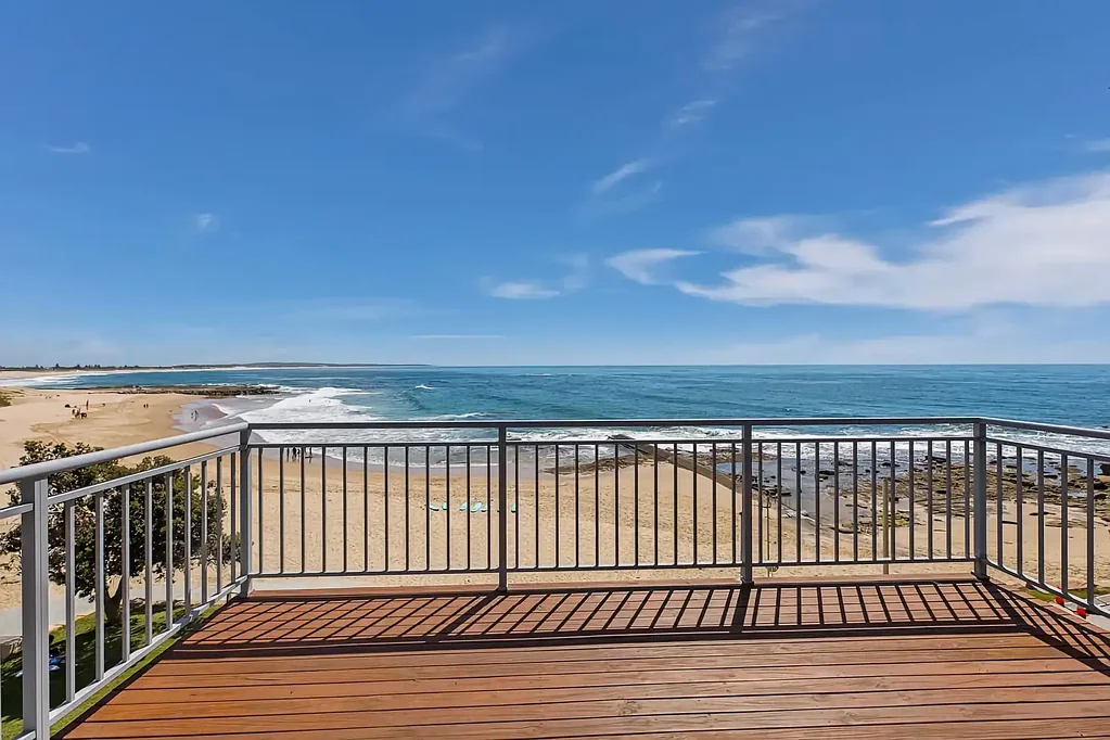 Acreage by the Sea – Dual Living with the Best View on the Coast
