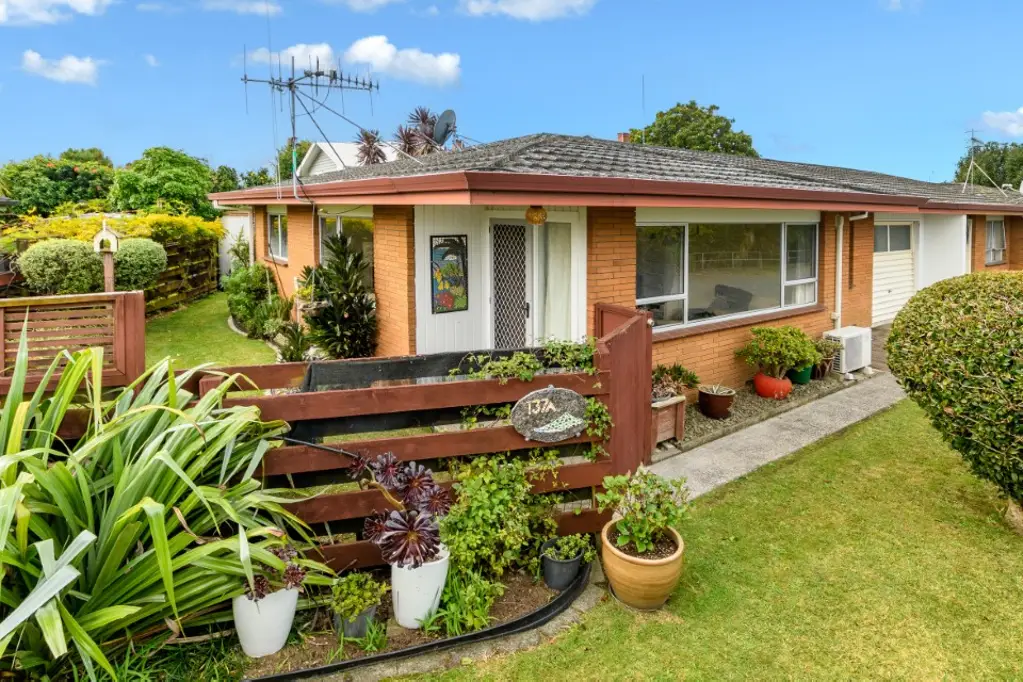 Brookfield 2房  Private, Peaceful, and Packed with Potential