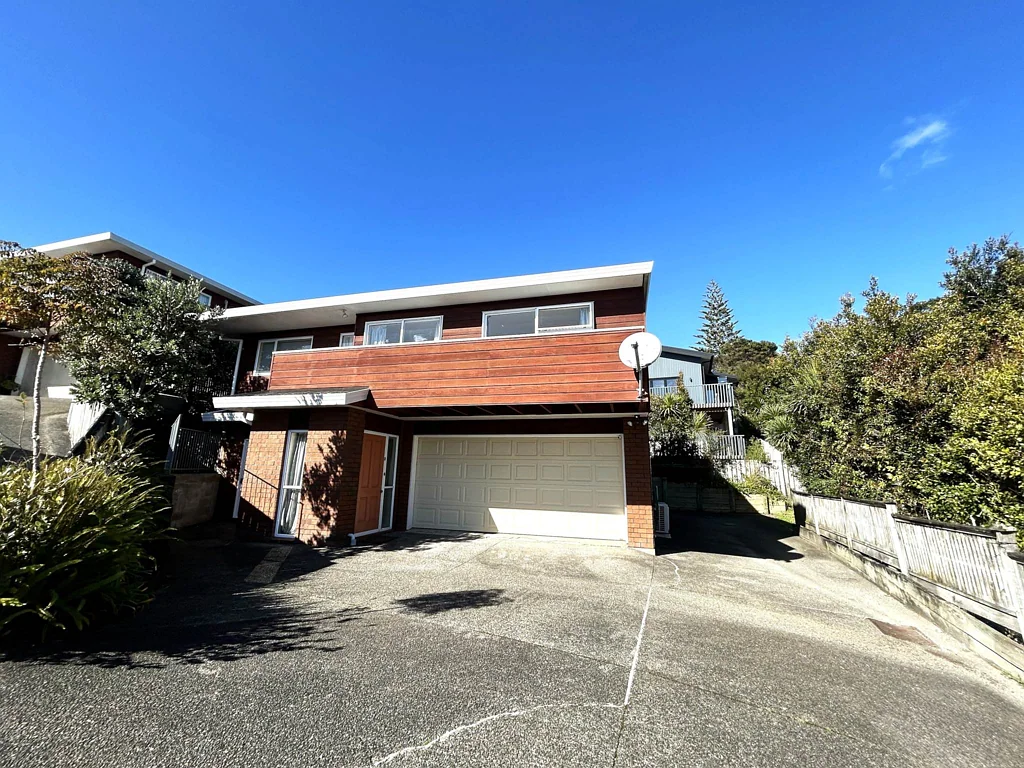 Family Home in Prime Mairangi Bay Location