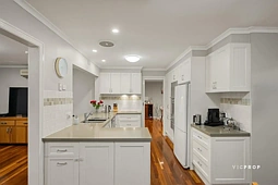 15 Gibbs Road, Ferntree Gully