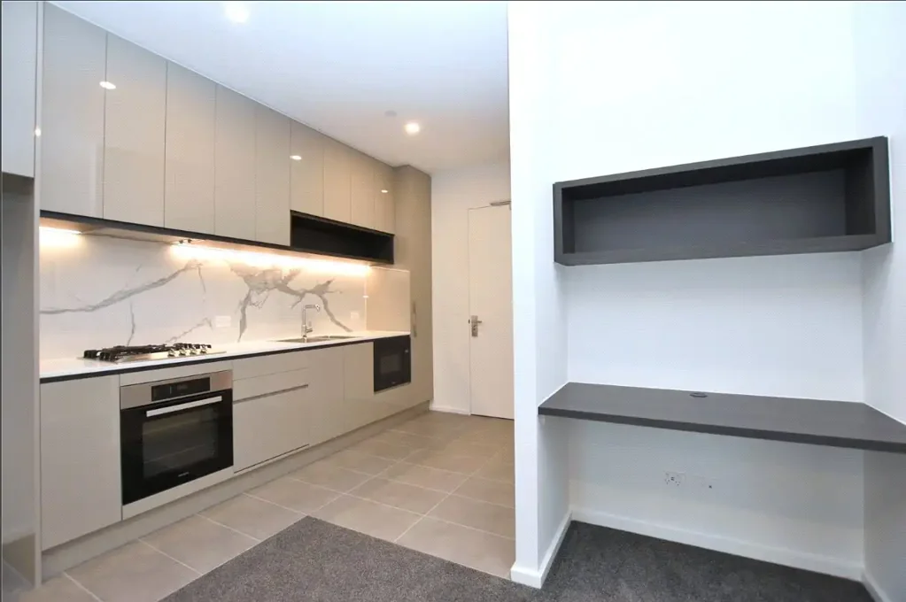 UNFURNISHED STYLISH ONE BEDROOM APARTMENT LOCATED IN THE HEART OF SOUTHBANK