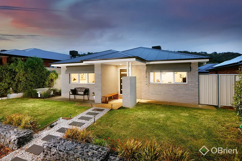 Leneva 4chambre Neat as a Pin.