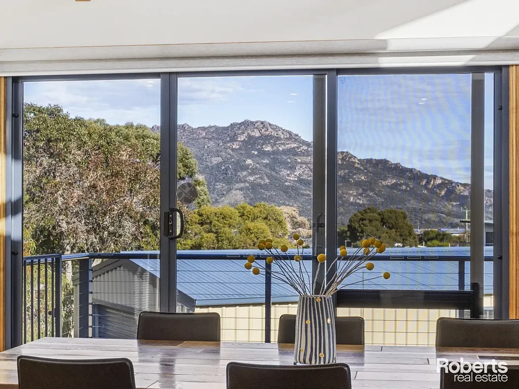 4 Royle Avenue, Coles Bay, TAS 7215