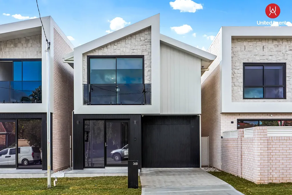 PRIME LOCATION STUNNING HOME