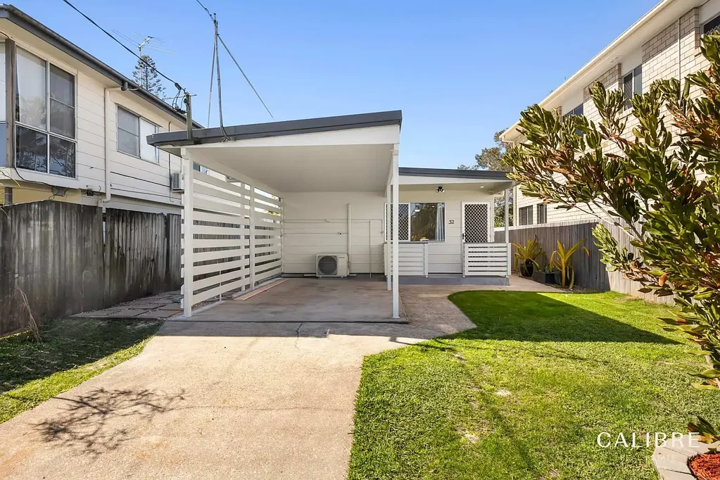 Low maintenance home with fully fenced yard!
