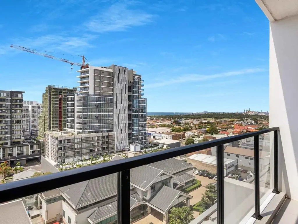 Wollongong 2ห้องนอน Spacious Unit Ocean Views from Balcony Ultra Handy Location
