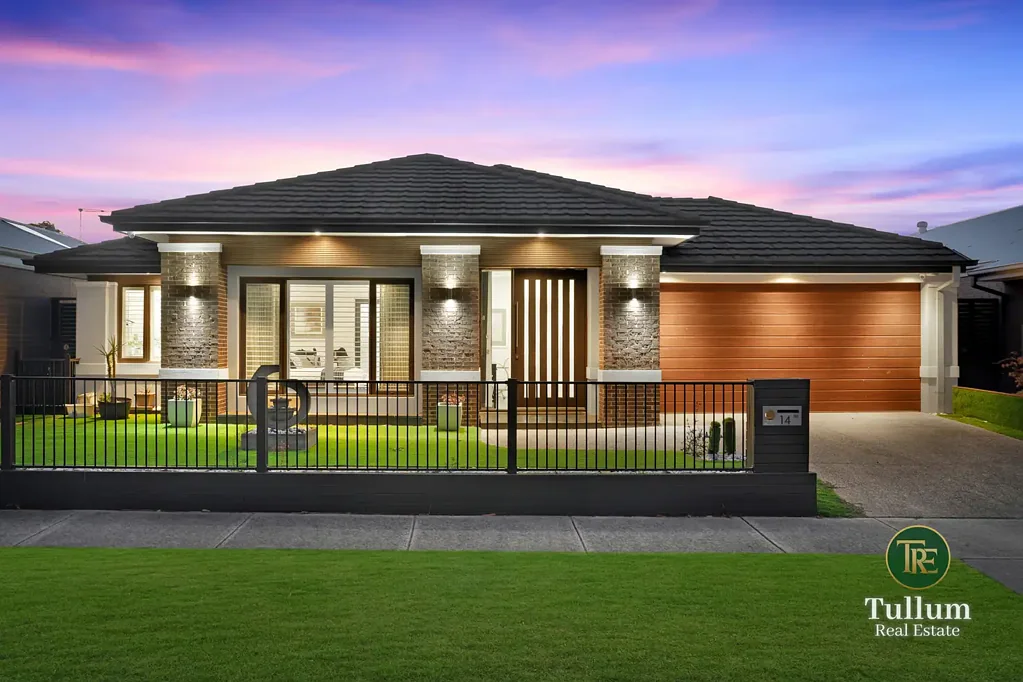 Clyde North 4침실 Luxury Henley Ex-Display Home - 33 Squares of Premium Living on 512sqm!
