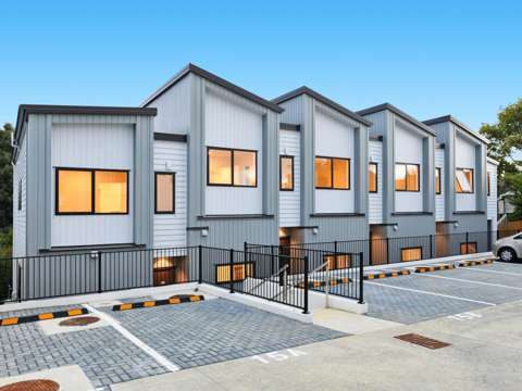 Henderson 2房 永久产权全新住宅，3套可选，Master Build质保，产权&CCC已下发，尽显高端品质！ Move-In Ready! Freehold Homes!