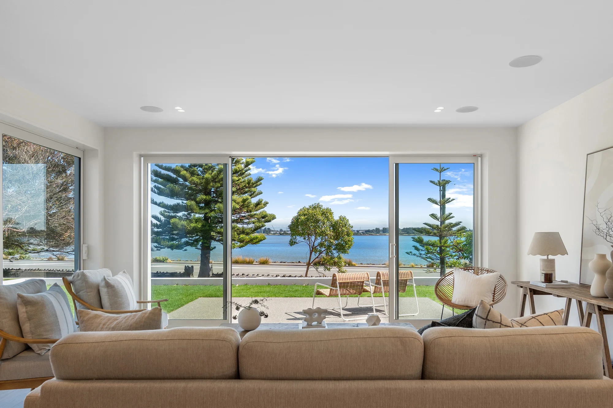 2/1 The Brae, Mount Pleasant, Christchurch, 3 Bedrooms, 2 Bathrooms, House