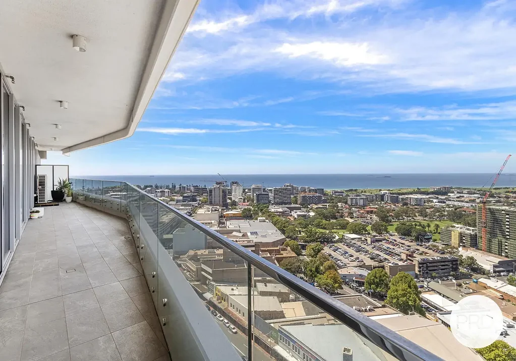 Wollongong 3房 惊人海景悬崖 178平米奢阔 3卧2卫 2个车位 安全地下停泊 Ocean Sunrise in the Morning & Afternoon Sunsets Over the Mountains - From the Balcony