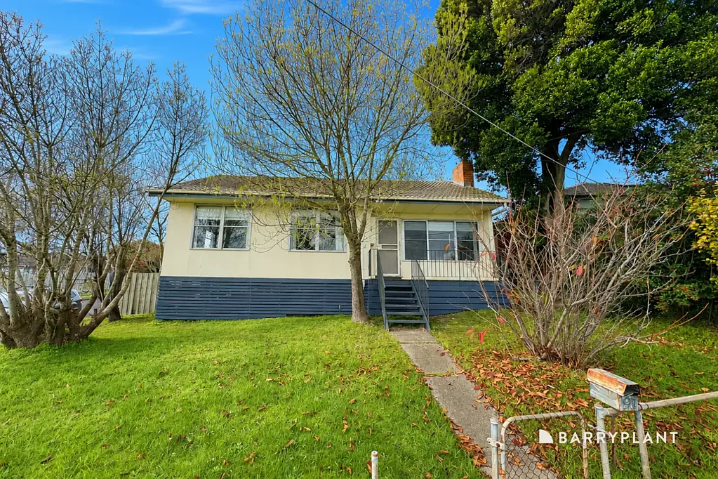 Comfortable Family Home with Large Shed & Flexible Storage Spaces