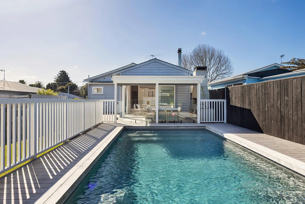 Mount Albert 3房  Character & Family Living with Poolside Lifestyle