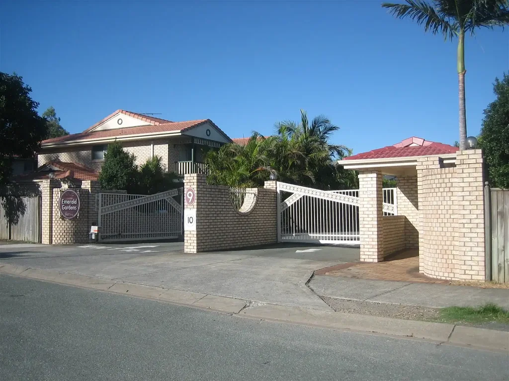 15/9 Lawrence Close, Robertson, QLD 4109