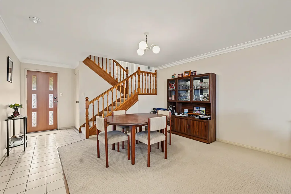 Ormiston 2Kwarto Oversized Ormiston Townhome | Space, Convenience & Exceptional Value