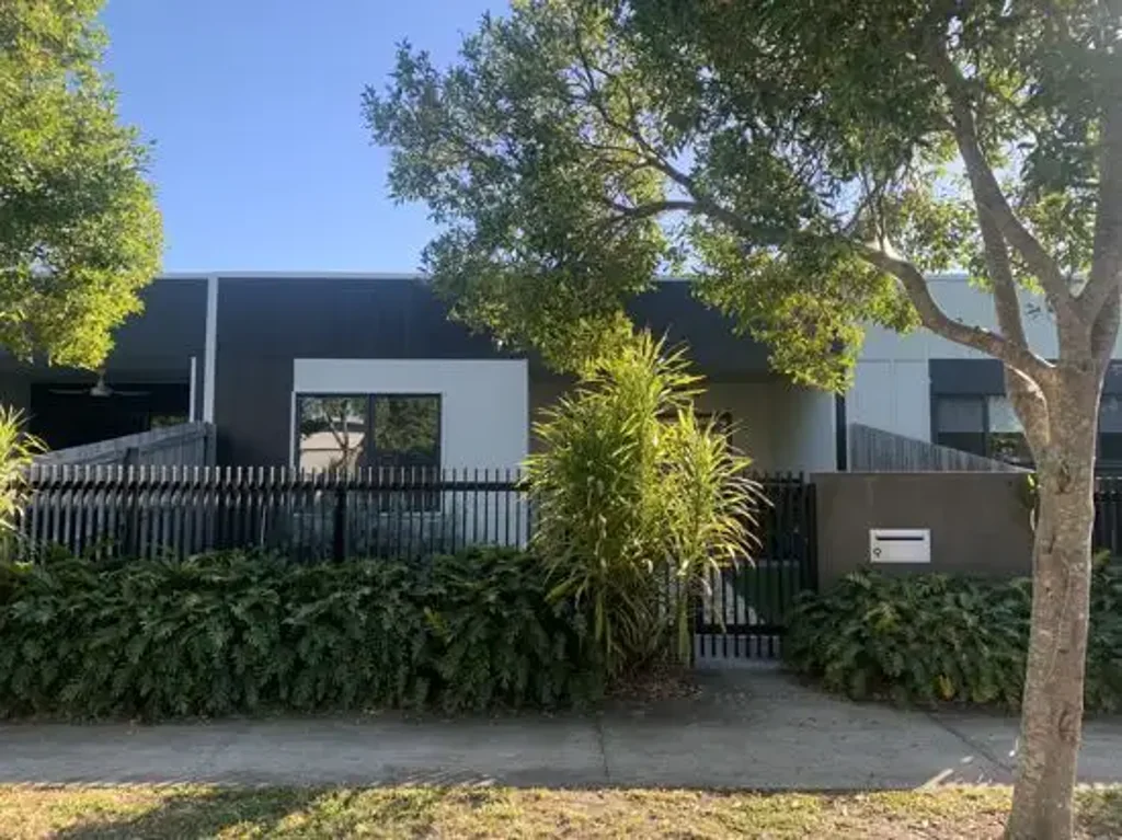 Luxurious Living - Fully Furnished Modern Terrace Home