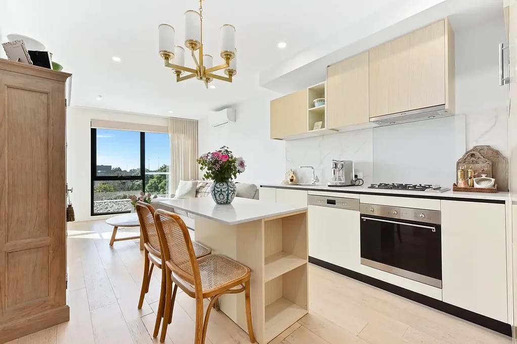 Bentleigh East 2Habitaciones Stylish North-Facing Apartment with Stunning City Views in Prime Location