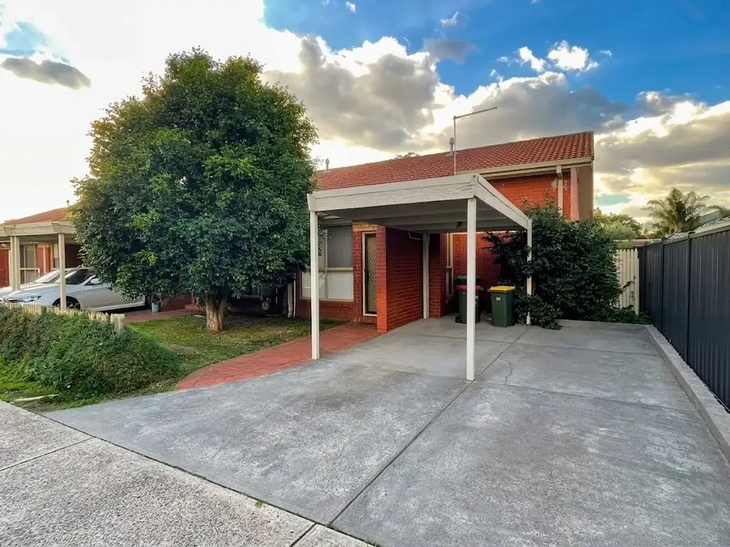 Villa Unit in a small block of 5