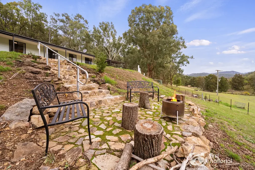 Mudgee  "SERENITY CREEK" - COUNTRY LIFESTYLE AT ITS BEST