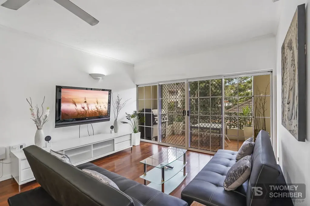 Fully Furnished Unit – One Street Back From Esplanade
