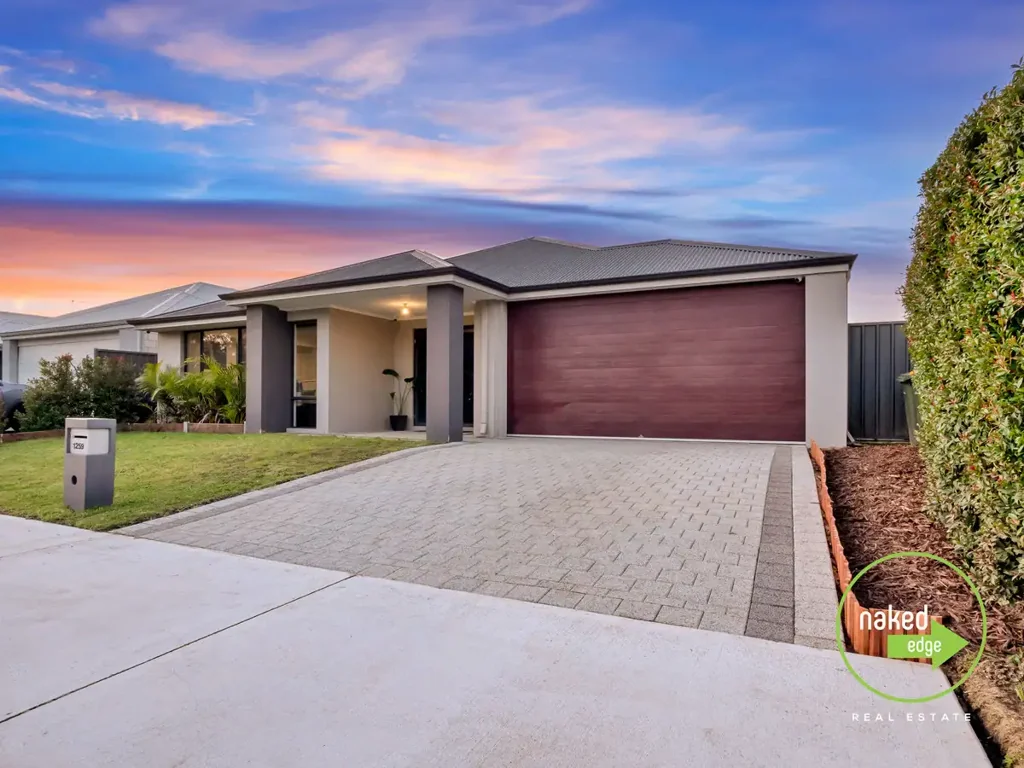 Darling Downs 4 Slaapkamer Modern 2018-Built Family Home with Space, Style & Extras