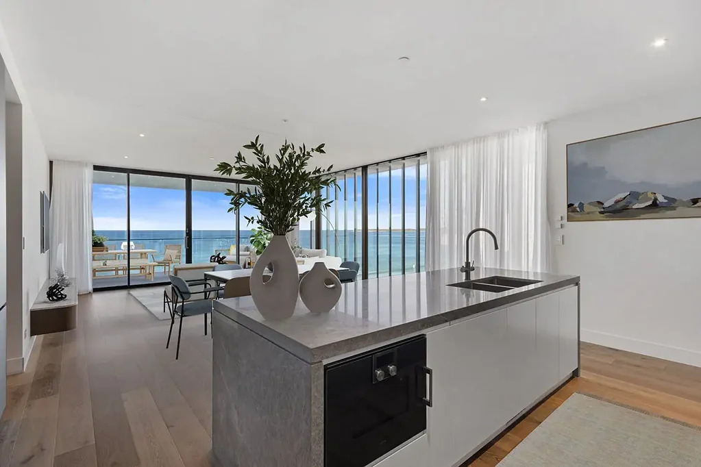 Stunning ocean-front apartment...
