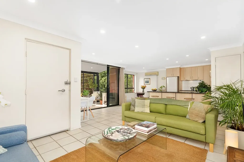 Toowong 2Zimmer Positioned on the top floor of a well maintained complex