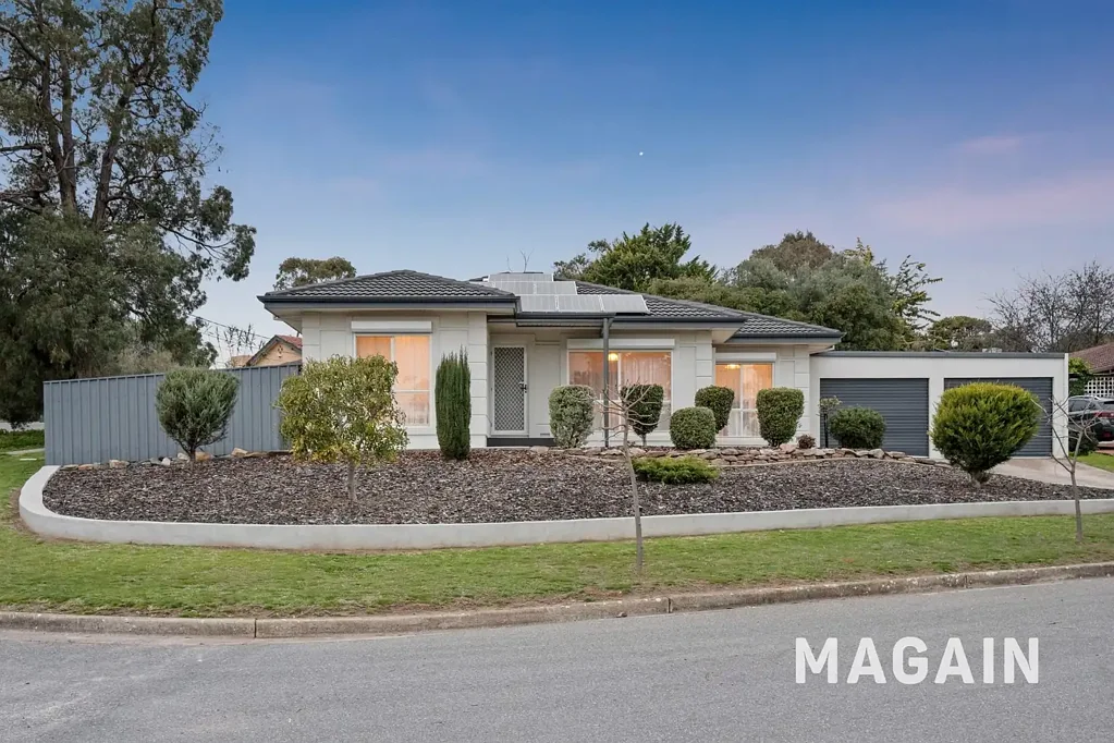Hackham 3房  Impeccably finished with unlimited potential in a quiet and secure location....inspection a must!