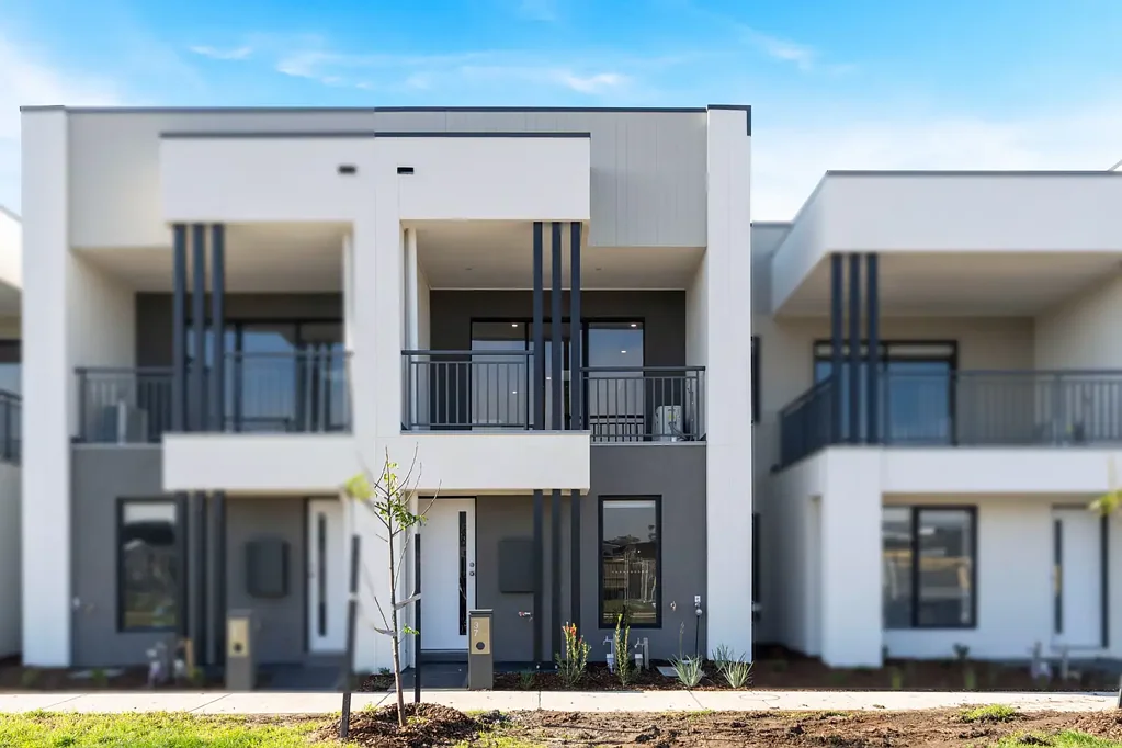 Brand new townhouse offering style, comfort & convenience