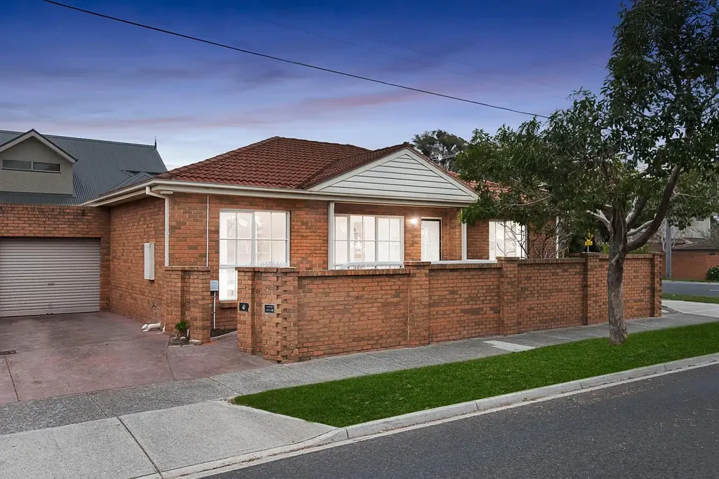 Carnegie 3침실 Spacious, Sunlit & Stylish Single-Level Villa