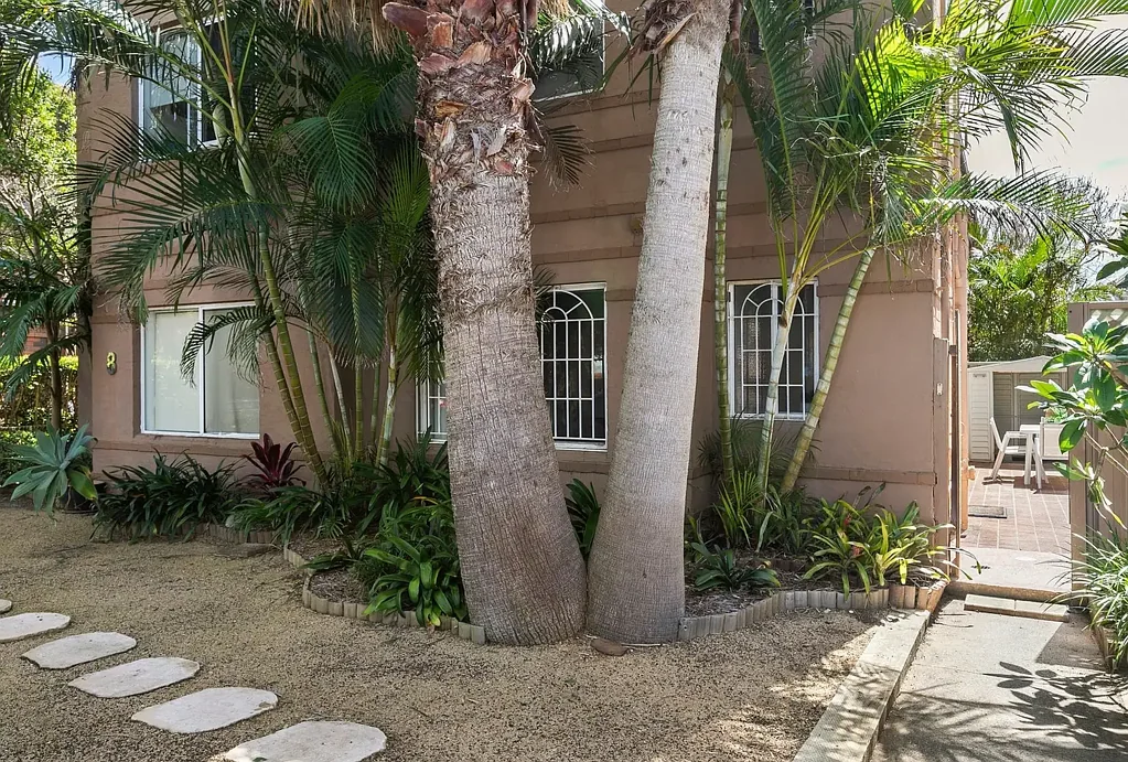 Maroubra 2 Bedroom Boutique Coastal Retreat with a North-Facing Courtyard and Private Office/Laundry
