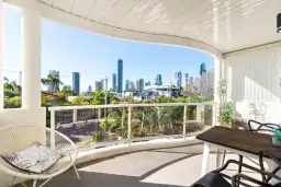 14/96-98 Stanhill Drive, Surfers Paradise